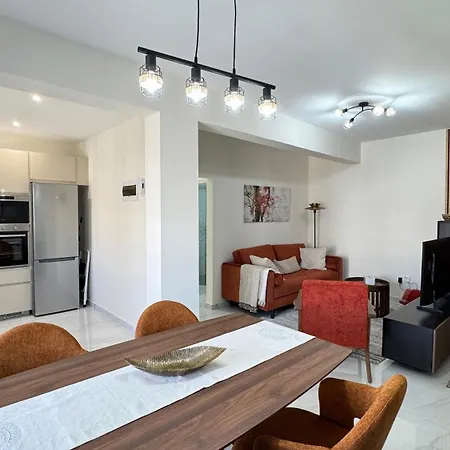 Luxury 2 Bedroom Center Apartament *
