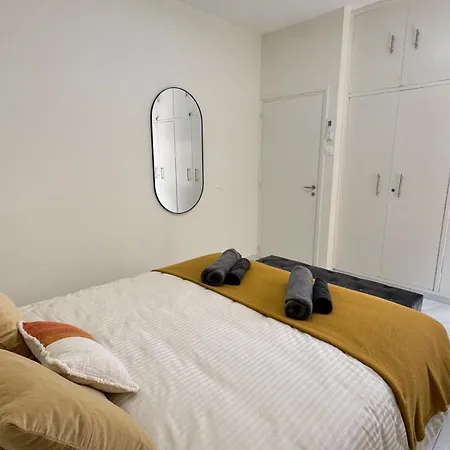 Апартаменти Luxury 2 Bedroom Center *